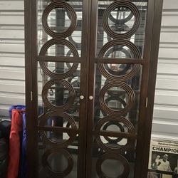 Beautiful china Cabinet 