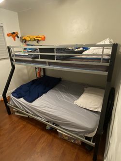 Twin Size Bunk Bed Full At Bottom And Twin Up Top 125