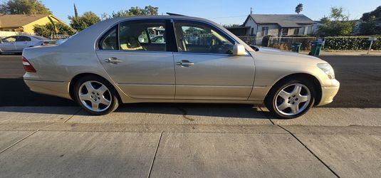 2005 Lexus LS 430