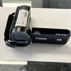 Canon vixia hf r700 57x advanced zoom in bag w/ battery plus charger (846)(285)-1