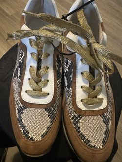 Woman Sneaker