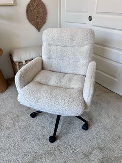Upholstered Office Chair With Armrest