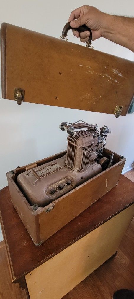 Amprosound Projector