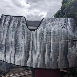2022 Volkswagen Taos windshield sunshade