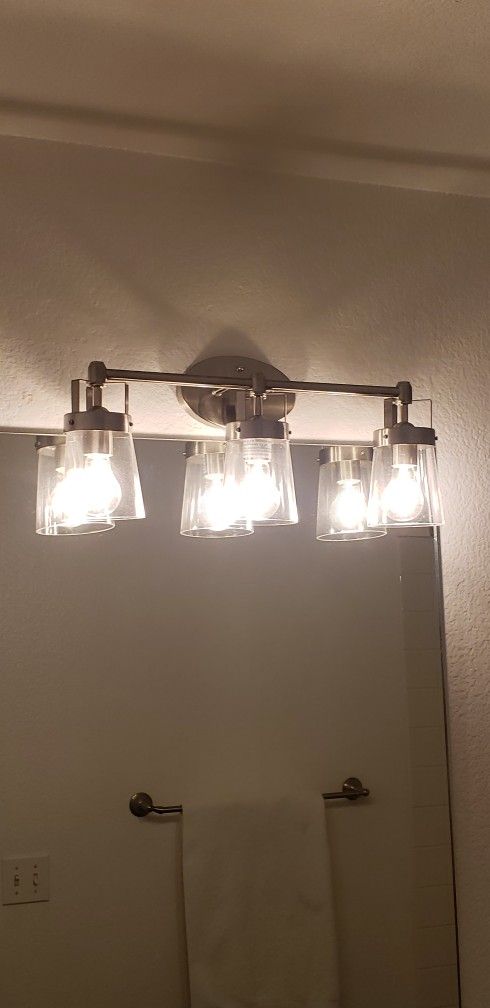 Bath Light Fixture LED Bulbs Like New