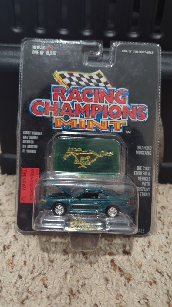 Racing Champions Mint 1997 Ford Mustang - Issue #73