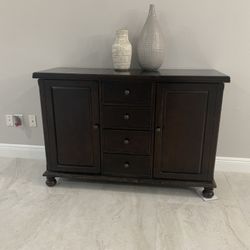 Paula Deen captain Mike’s bar