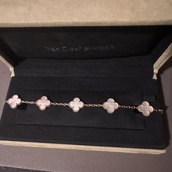 Van Cleef Alhambra Pearl Bracelet 5 Motif