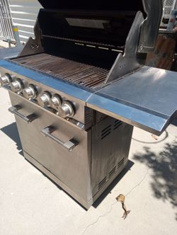 Signature series grill 5 burner