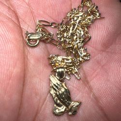10 karat gold children’s necklace and pendant
