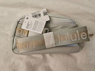 Lululemon Everywhere Belt Bag