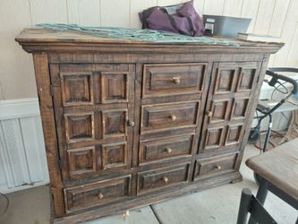 Dresser
