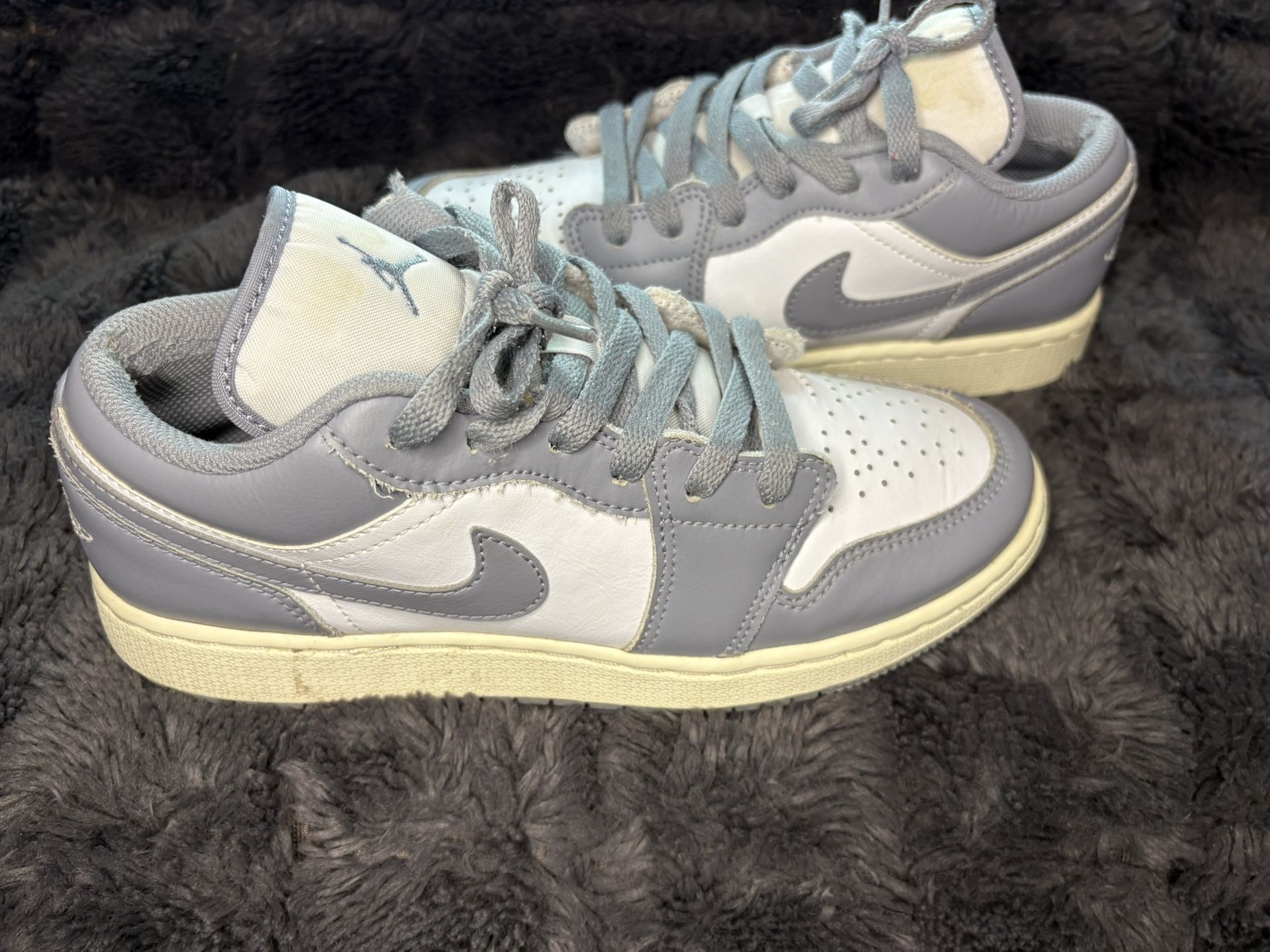 Jordan 1 Low ‘vintage Grey’ Youth Size 6