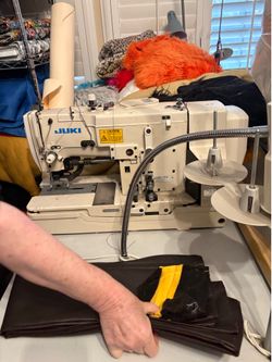 Juki buttonhole machine