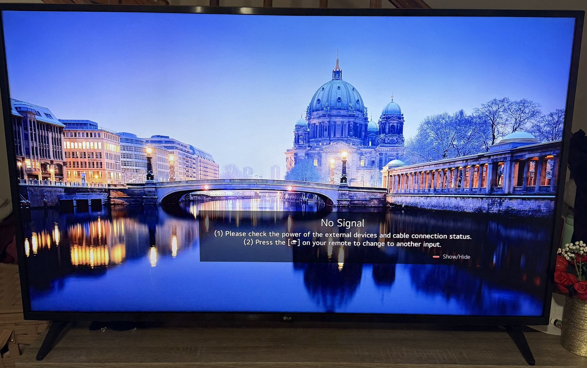 LG SMART TV 55IN