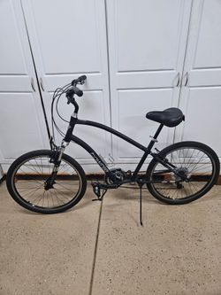 Electra Townie 21D 26 inch black step over bike
