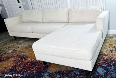 LIVING SPACES Like new, 10/10 sofa, sectional, removable covers, delivery available!