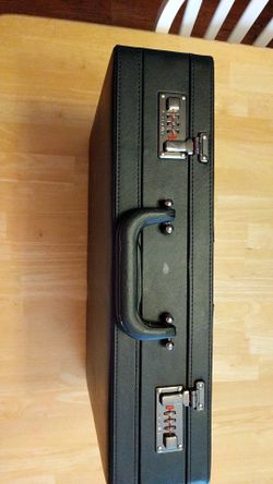 Solo briefcase