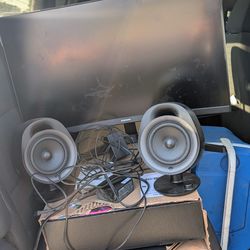 Gaming, monitor and speakers