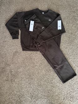 Alo Yoga Sweatsuit Set Brown Crewneck and Joggers