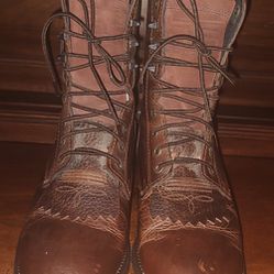 Ariat Heritage Lacer Size 9.5  Style 32521