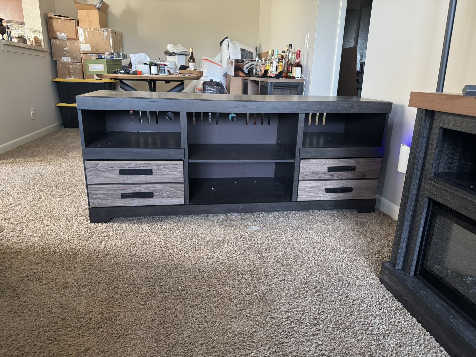TV stand / Entertainment Center