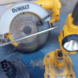 DeWalt 18volt  Circular Saw & Snake Lite Combo