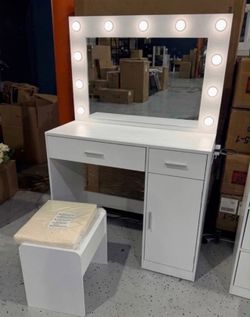 New vanity 120!!!! Obo