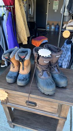 Snow boots women’s size 7 men’s size 11