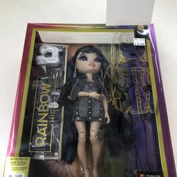 Rainbow High Kim Nguyen Girls Doll