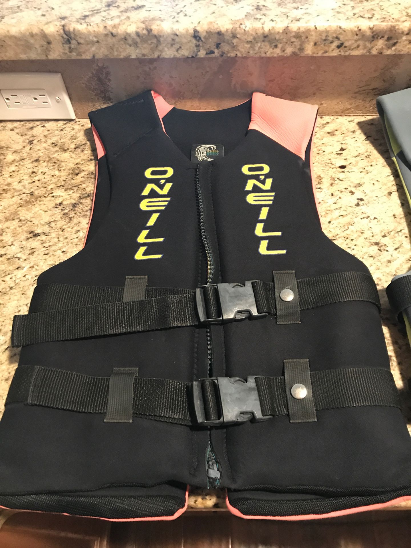 Life vest O’Neil size Medium