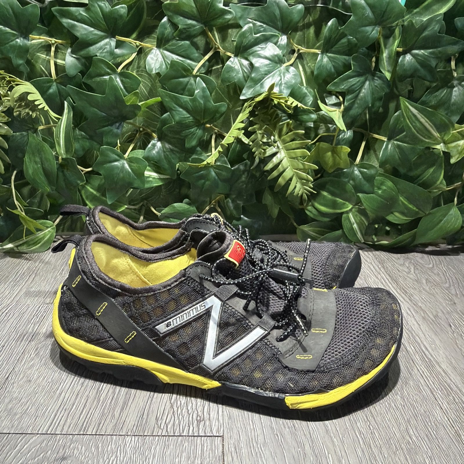 New Balance Minimus Trail Running Shoes Vibram Sole Green WT10CG Womens Size 8