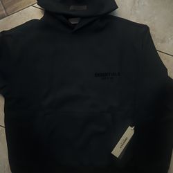 BLACK ESSENTIALS HOODIE