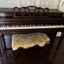 Beautiful Vintage Cable Upright Piano with Bench (Great Condition)