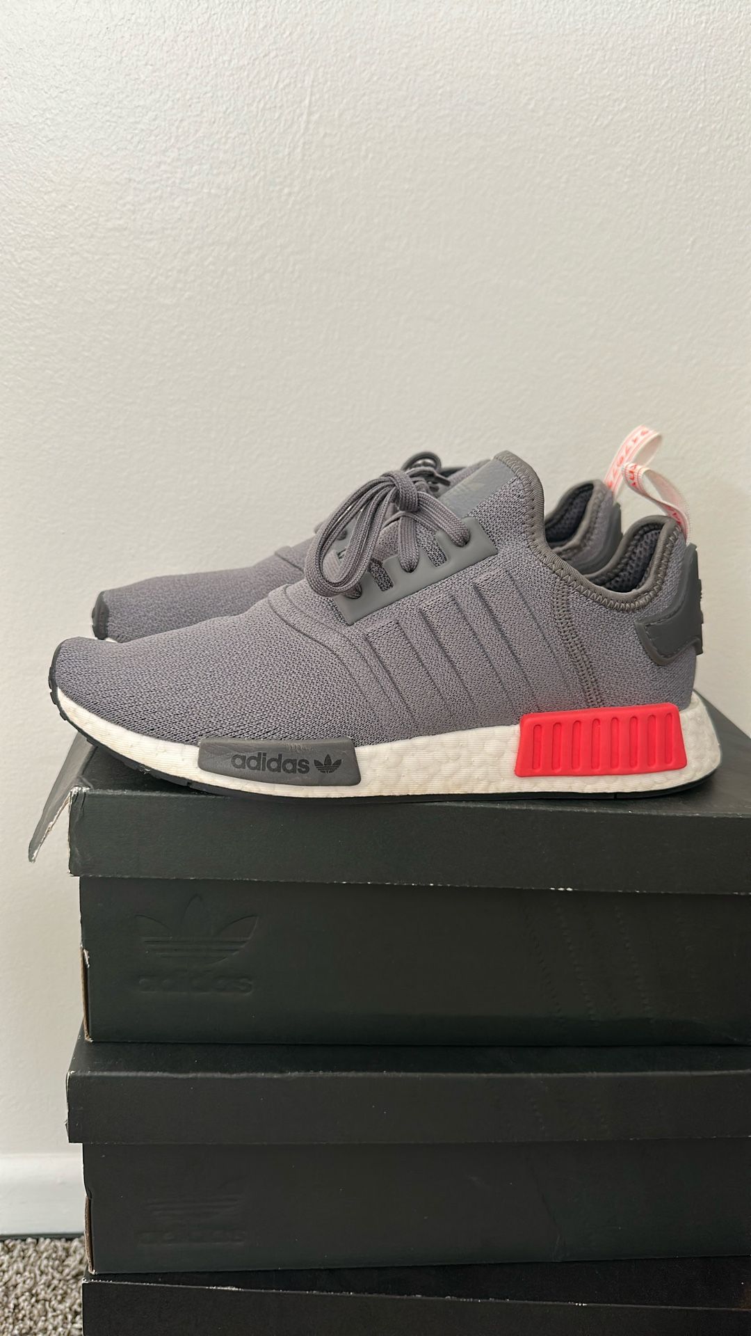 NMD ‘GREY RED’ 