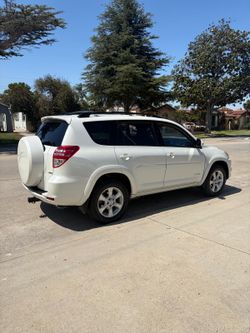 TOYOTA RAV4 LIMITED 2009