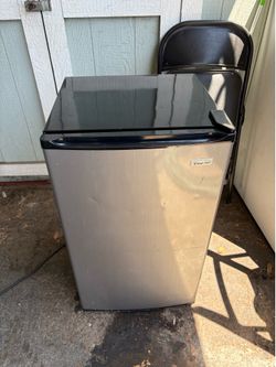 Mini Fridge with freezer