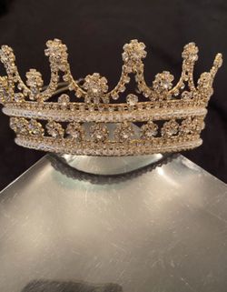 Tiara crown