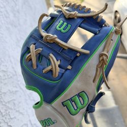 Wilson A2000  Infield (1786) 