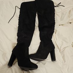 Black High Knee Boots