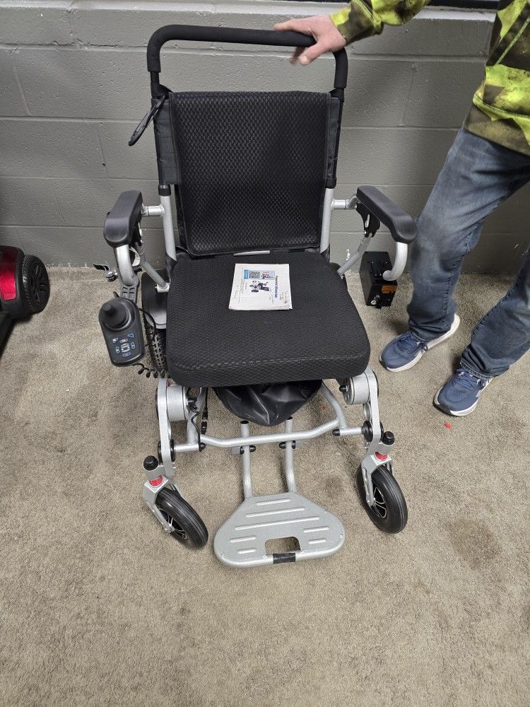 Perfcare Lightweight Electric Wheelchair (MAKE OFFER)