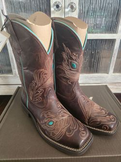 Ariat Cowgirl Boots - Size 7.5 W