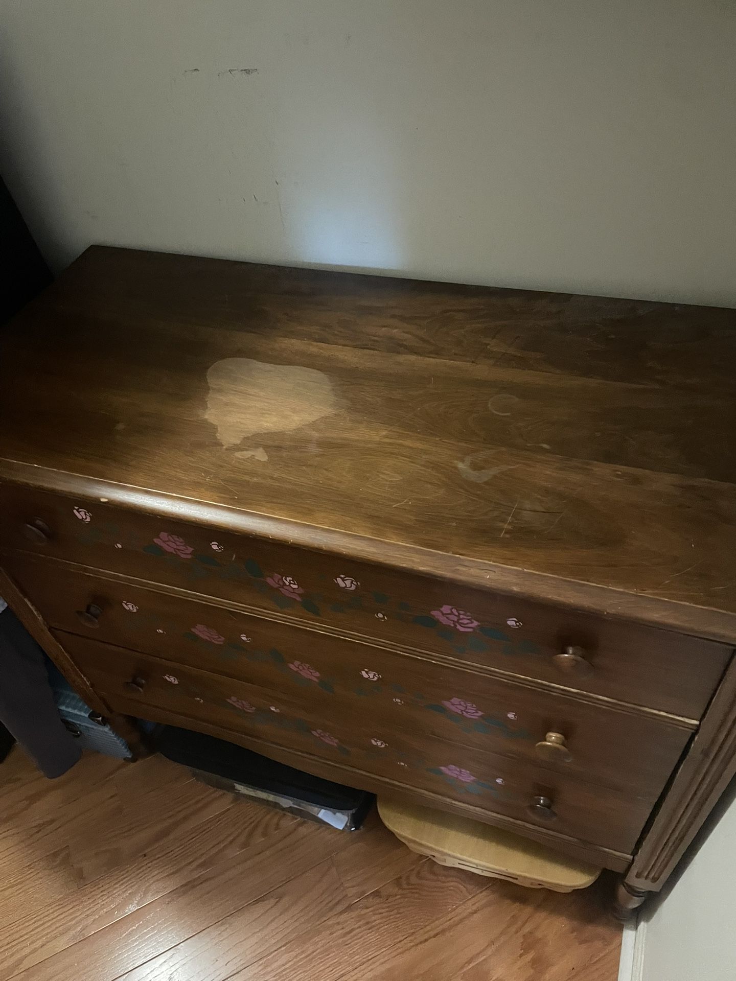 Antique Dresser Comes With Mirror