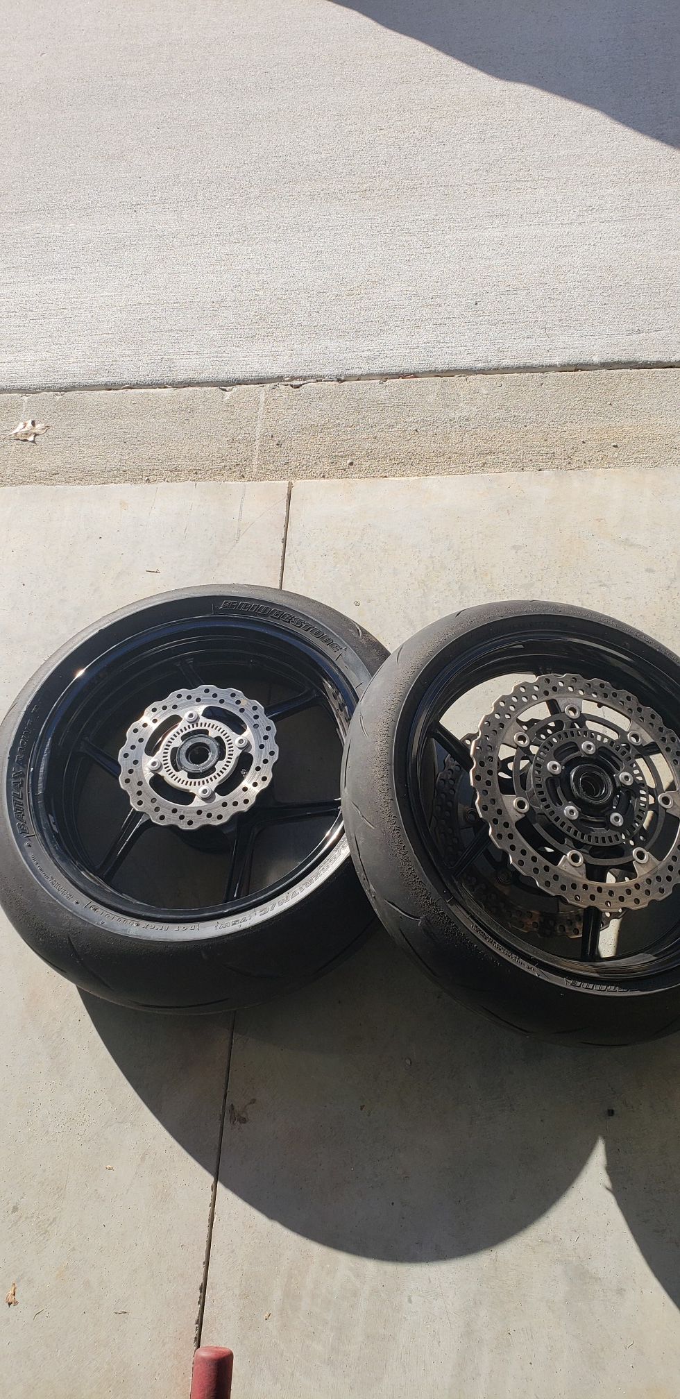 Kawasaki zx6r front and rear rim w/tires