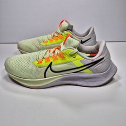 Nike Mens Air Zoom Pegasus 38 CW7356-700 Green Running Shoes Sneakers Size 9