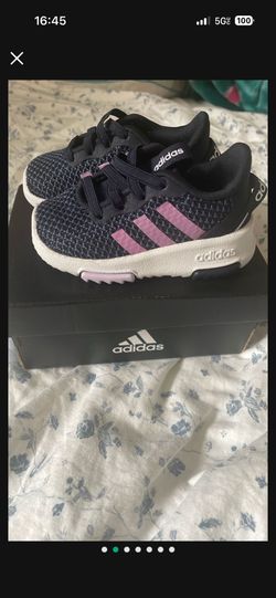 New Adidas Size 4