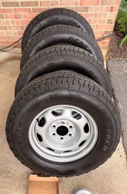 NEW 4 Wheels & Tires General Grabber APT 265|70R17 Takeoffs - Full Set w/ Caps & Lugs