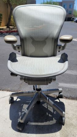 Herman Miller Aeron Silver Titanium Office Desk Gaming Chairs