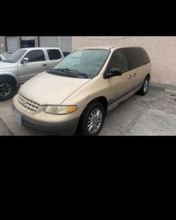 2000 Plymouth Voyager
