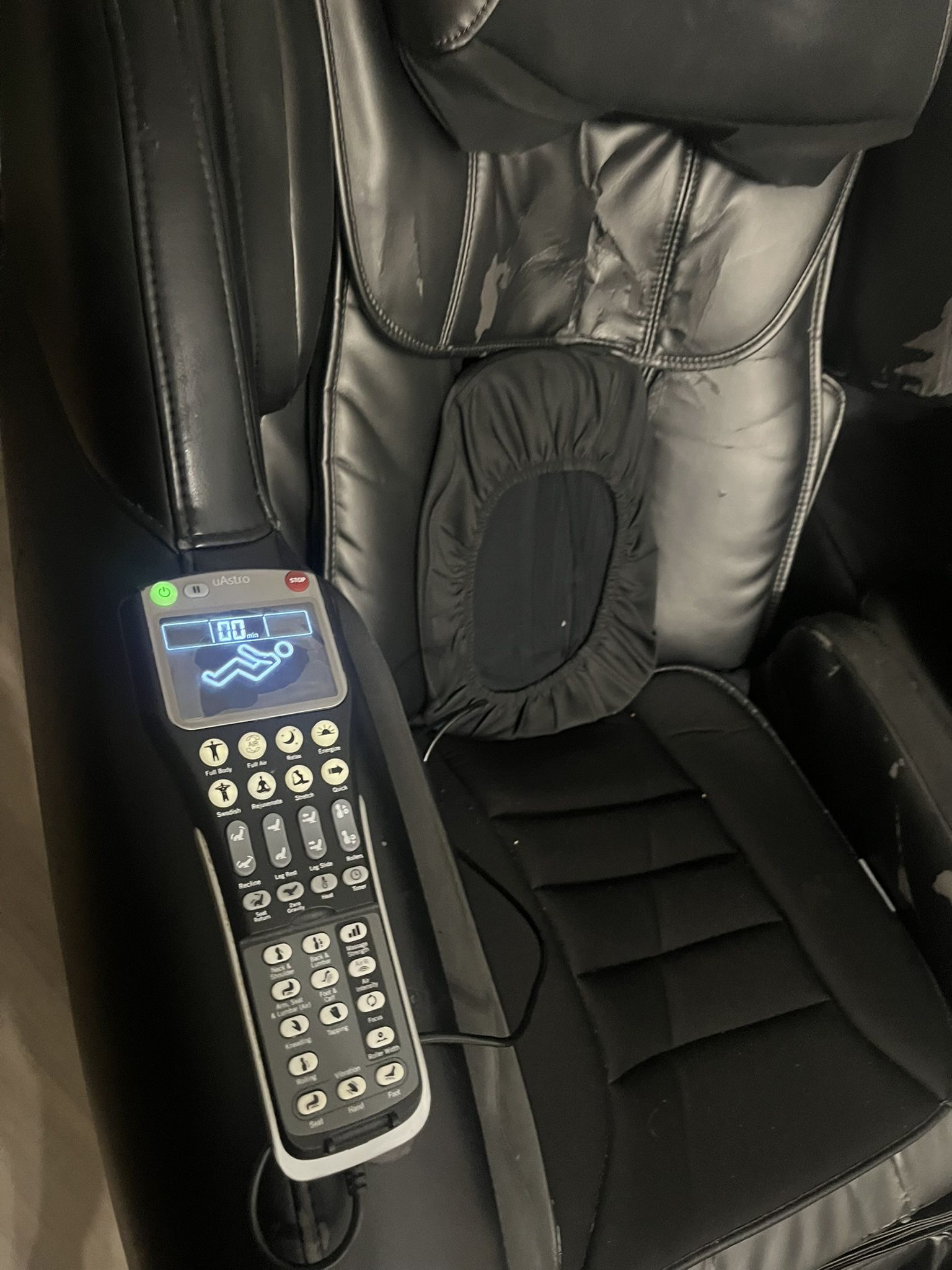 FULL BODY MASSAGE CHAIR “” Great For Your Muscle Pain!!